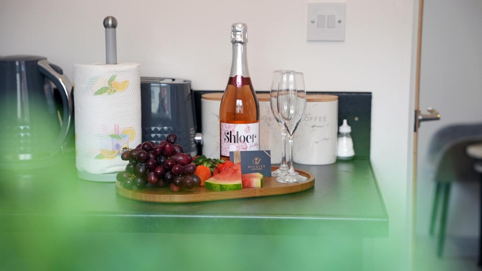 City Centre House, Parking With Ev, Free Wifi, Netflix Coventry Ngoại thất bức ảnh