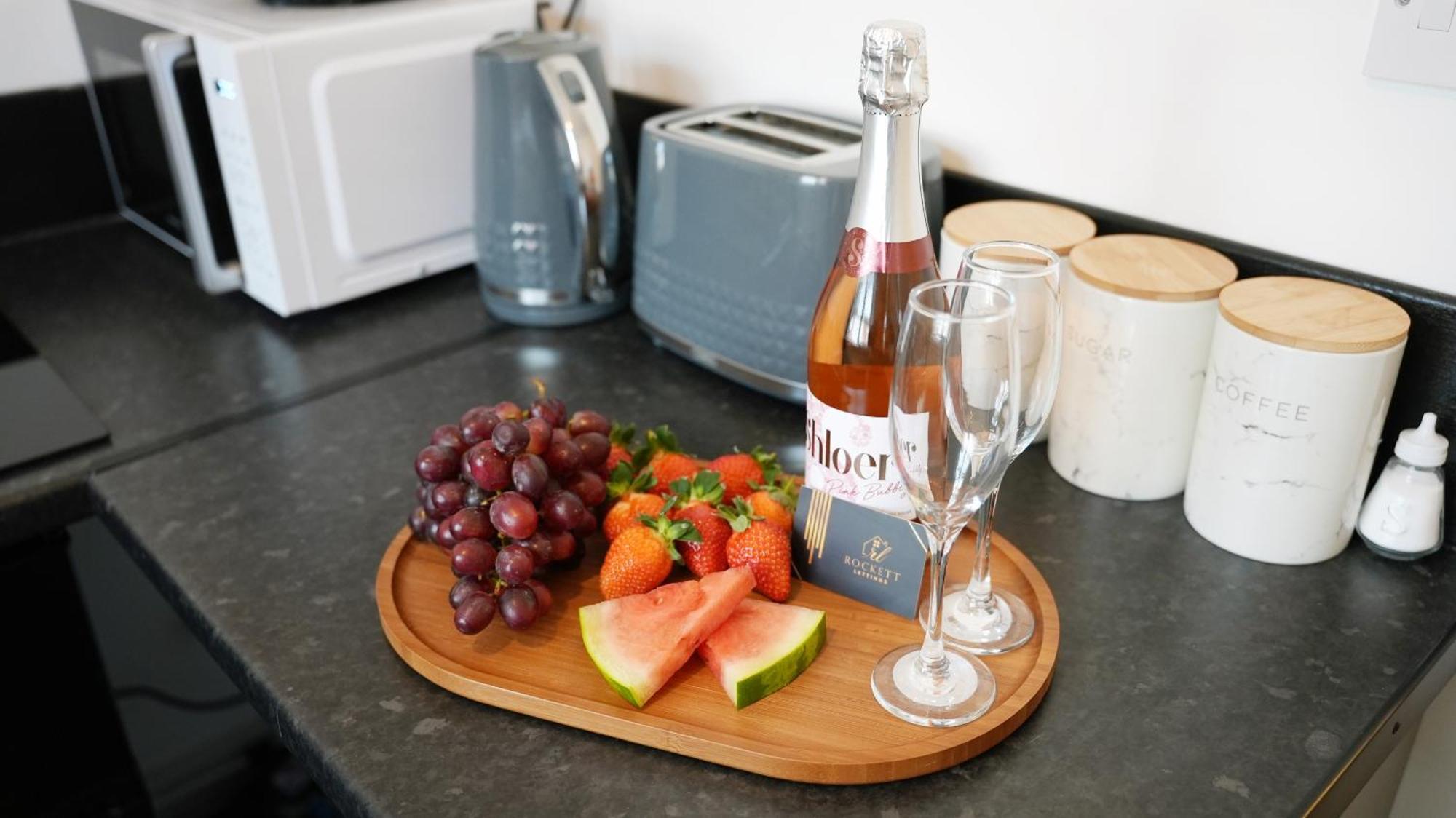 City Centre House, Parking With Ev, Free Wifi, Netflix Coventry Ngoại thất bức ảnh
