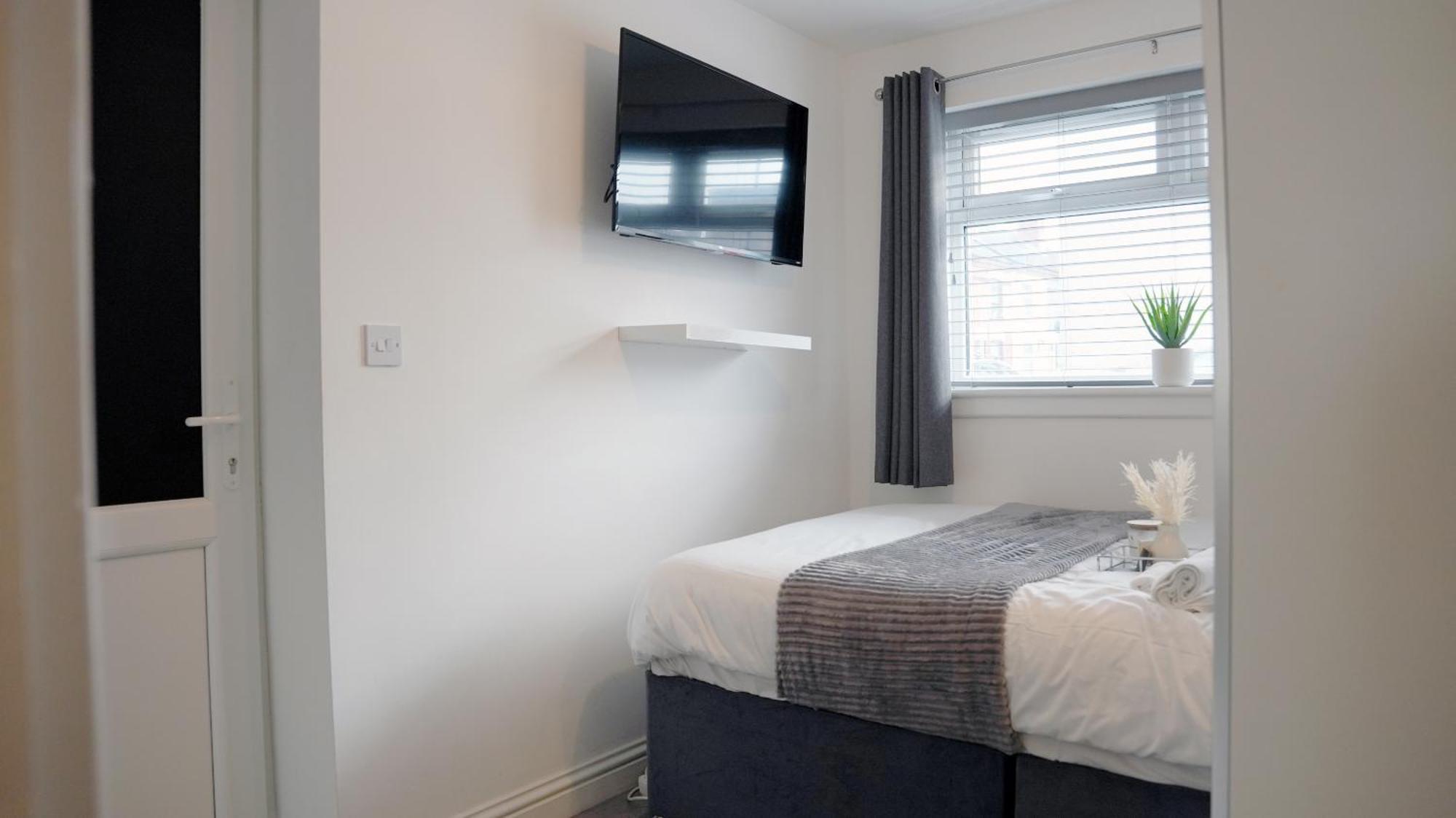 City Centre House, Parking With Ev, Free Wifi, Netflix Coventry Ngoại thất bức ảnh