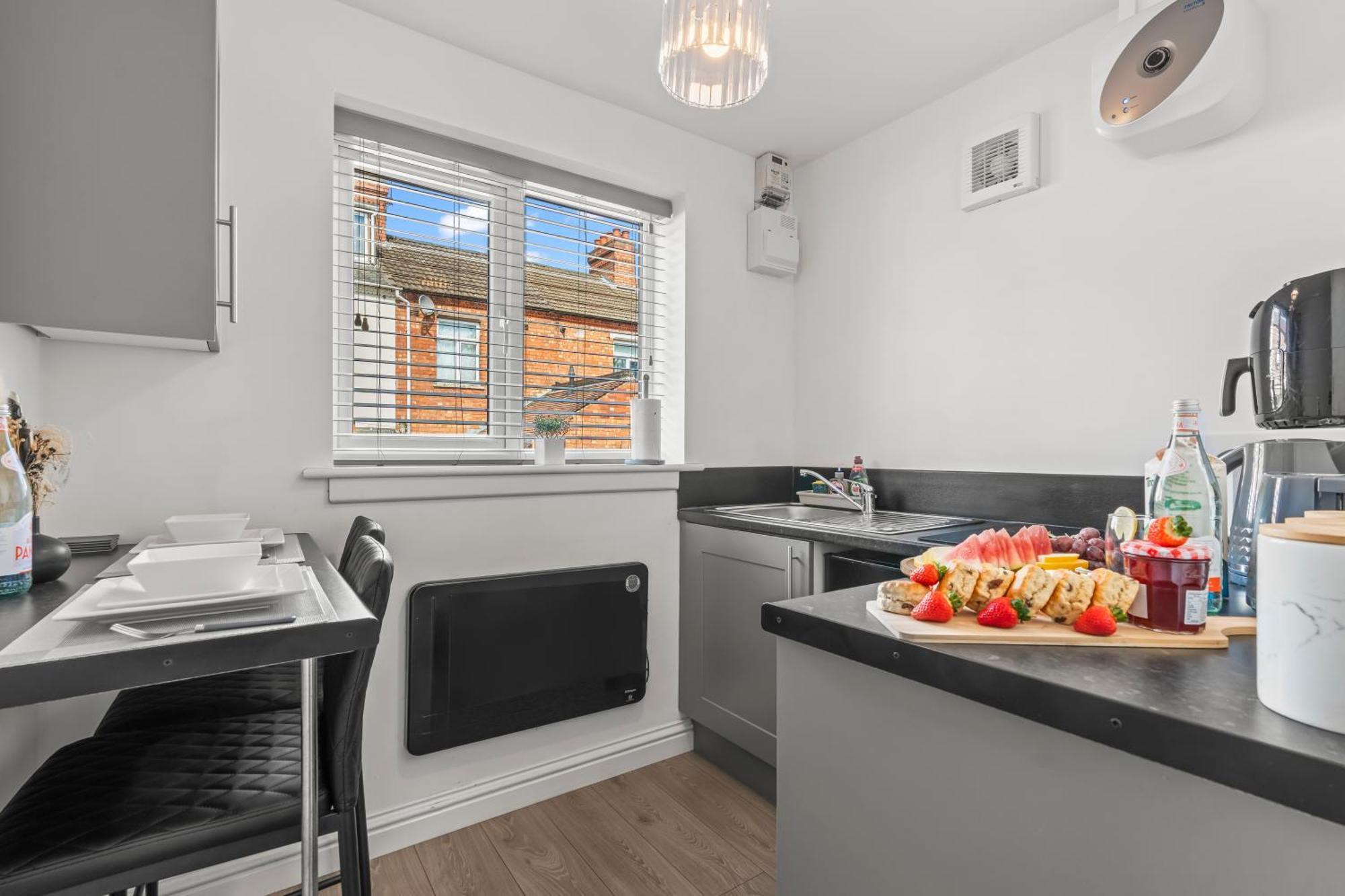 City Centre House, Parking With Ev, Free Wifi, Netflix Coventry Ngoại thất bức ảnh